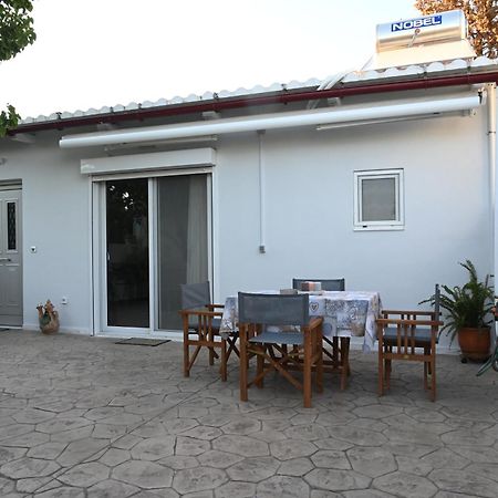 Evita'S Guesthouse Agia Marina Mikrolimanou Exterior photo
