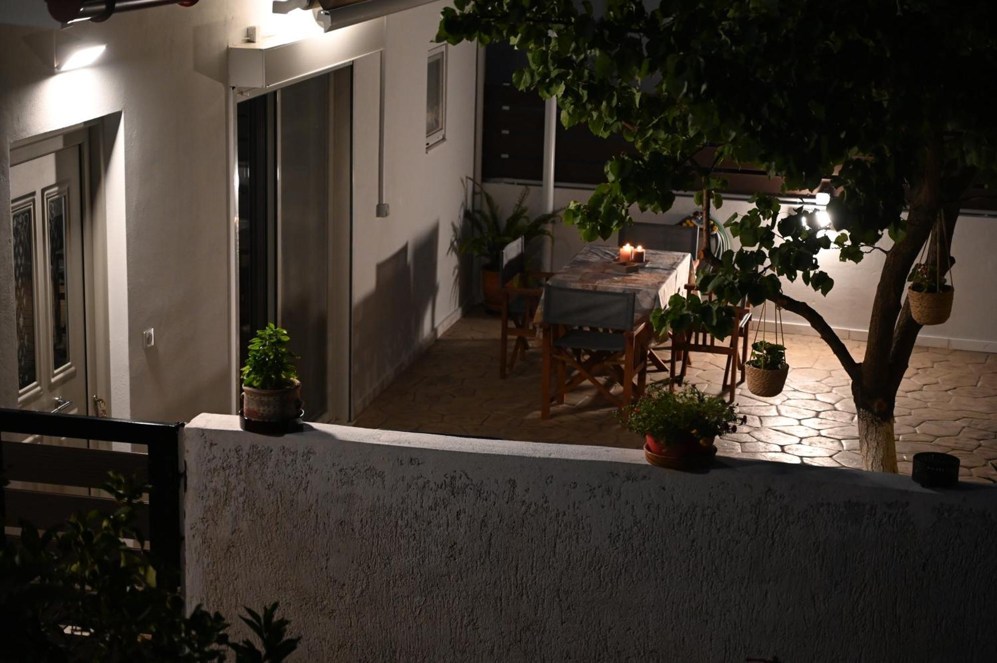Evita'S Guesthouse Agia Marina Mikrolimanou Exterior photo