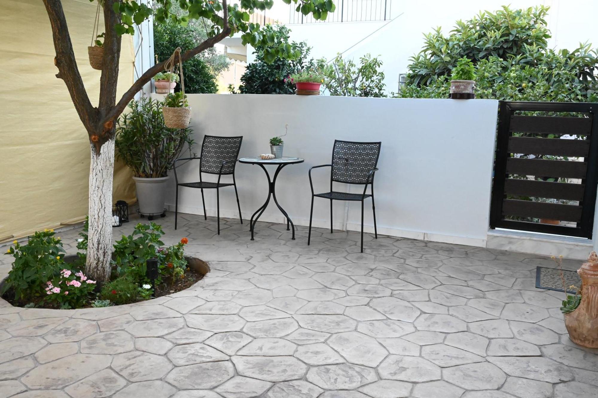 Evita'S Guesthouse Agia Marina Mikrolimanou Exterior photo